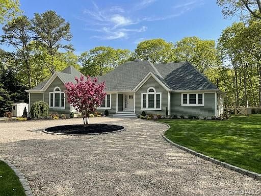 1st image of 31 Windwood Court