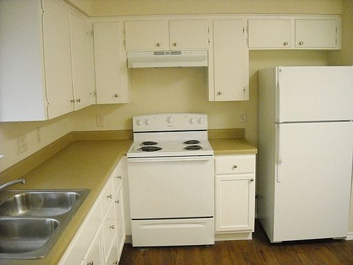 5th image of 413/415 Lake Creek Cir