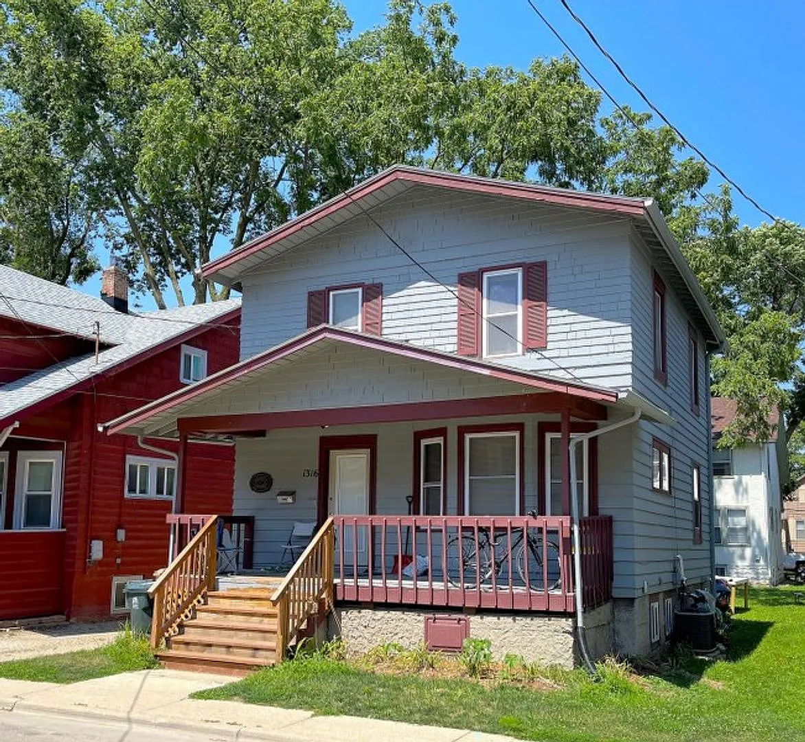 1316 St. James Ct (6 BR+) - Tallard Apartments — Photo 1