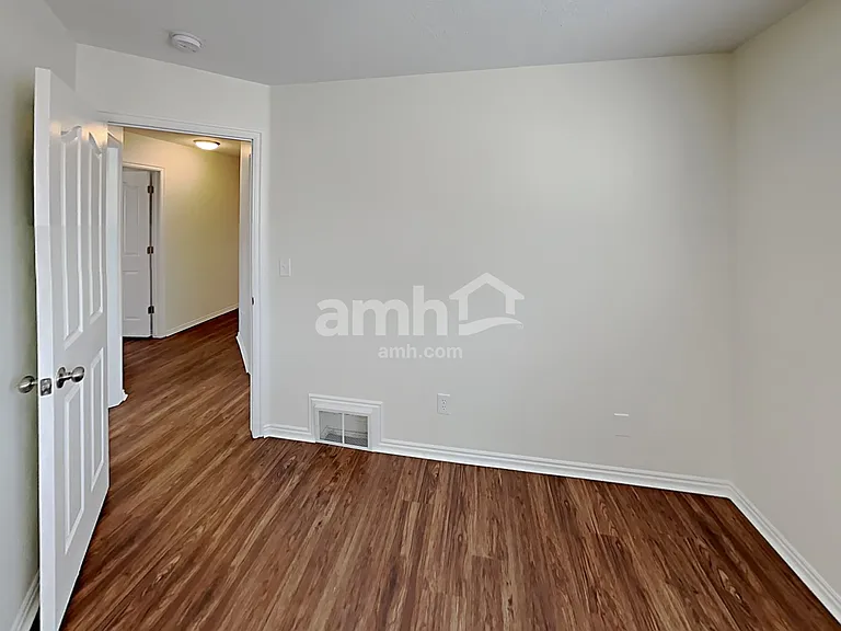 1470 S 1525 W — Photo 14
