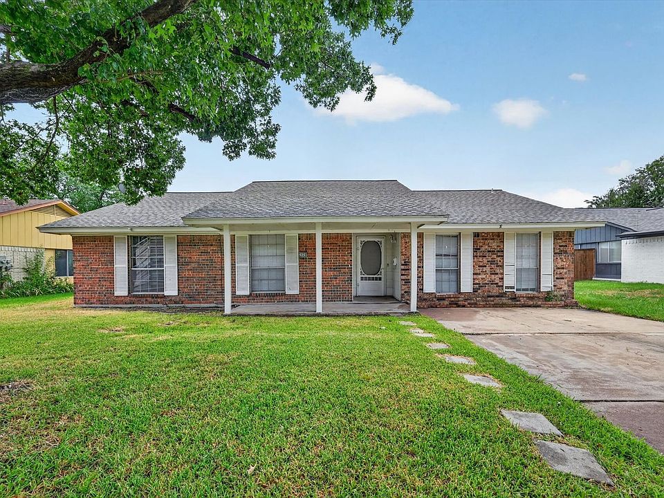 1st image of 2026 Wedgewood Ln