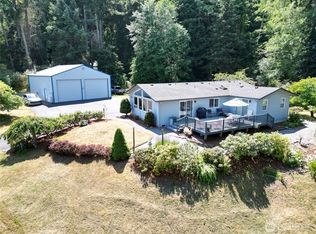 2196 N Bluff Rd, Greenbank, WA 98253