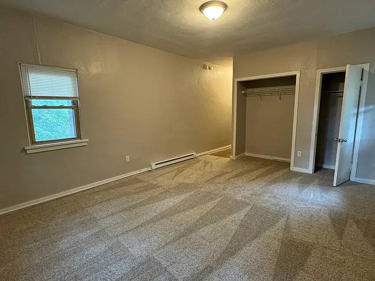 1817 Whitehall St #2R — Photo 10