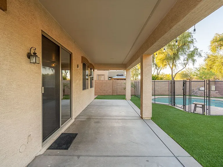 1546 E Nightingale Ln — Photo 80