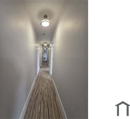 3rd image of 52 Poplar St