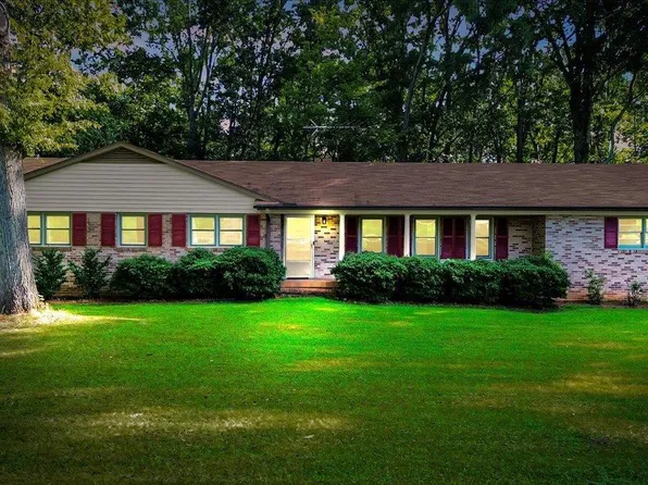 303 Woodbluff Rd, Laurens, SC 29360