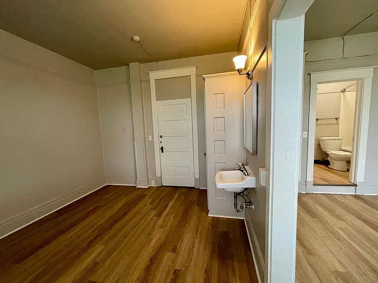 106 S Cedar St — Photo 28