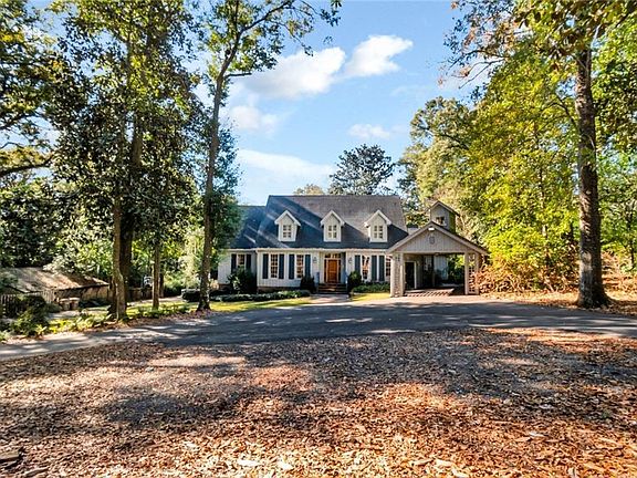 2nd image of 241 Carmel Dr E