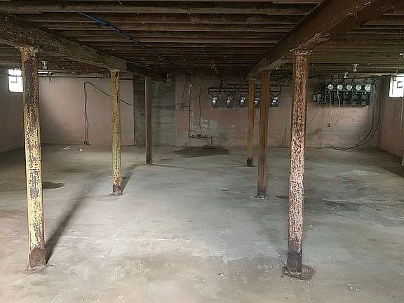 5th image of 918 Lexington Ave