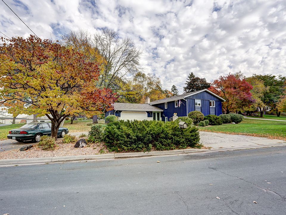 Circle Drive/ quiet street