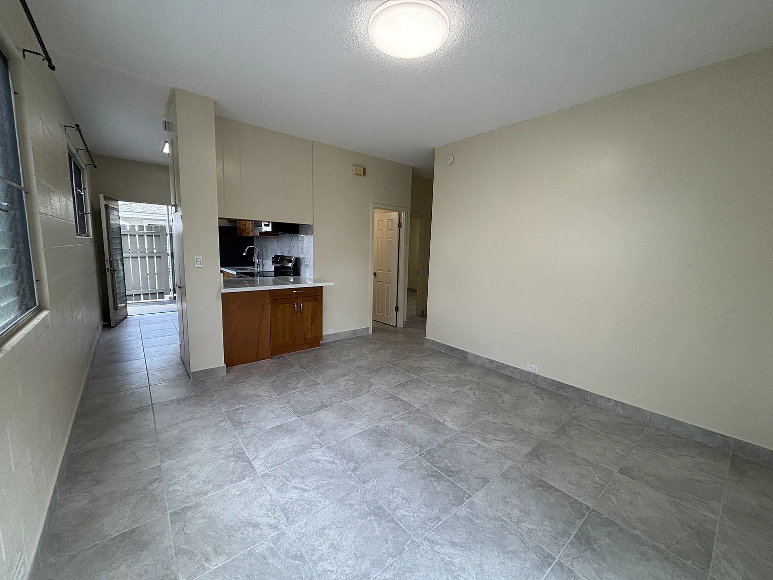 1323 Matlock Avenue - 1 — Photo 4