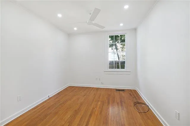 8205 Maple St — Photo 4