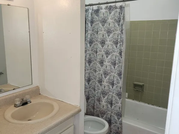 11948 E 17th Ave APT 11, Aurora, CO 80010