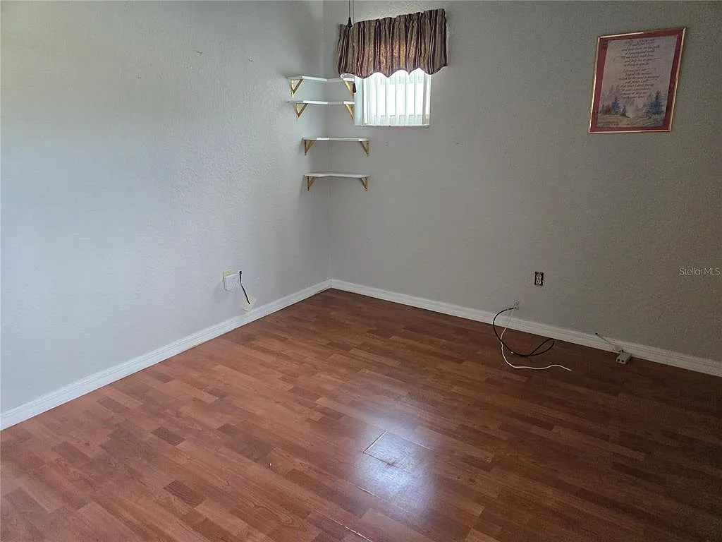 3 bed, 2.0 bath, 1290 sqft, $1,650 — Photo 2