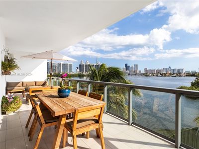 3300 NE 188th St APT 210, Aventura, FL, 33180