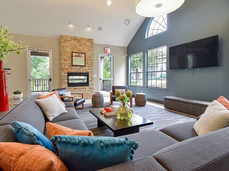 Park Laureate Apartment Homes — Photo 23