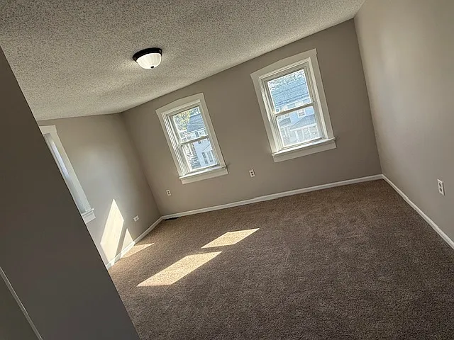 323 Main St — Photo 10