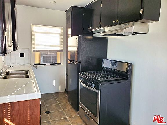 4th image of 1059 S Norton Ave APT 10