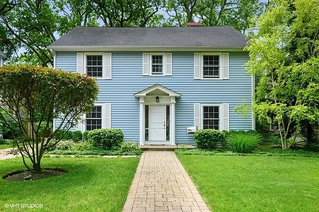 527 Maple Ave photo 1