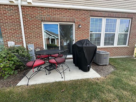 4th image of 1200 Draper Rd