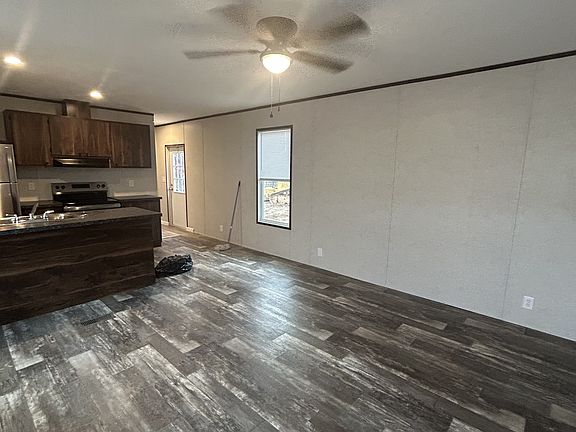 3rd image of 205 Addison St