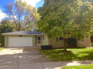 512 Birch Ln, Hartford, WI 53027