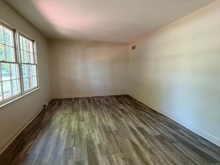 5701 Cates Dr — Photo 8
