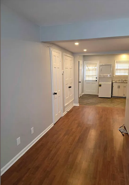 2 bed, 1.5 bath, 975 sqft, $1,595 — Photo 2