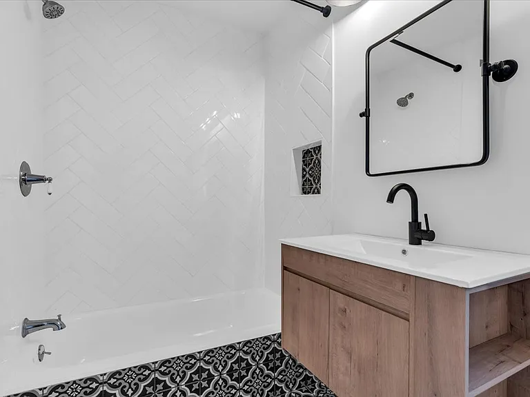 1714 Bagley St — Photo 23