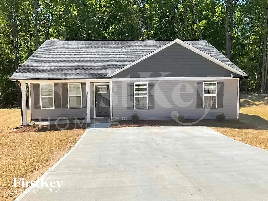 3 bed, 2.0 bath, 1536 sqft, $2,195 — Photo 2