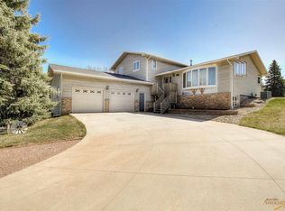 4715 Edgewood Dr, Rapid City, SD 57702