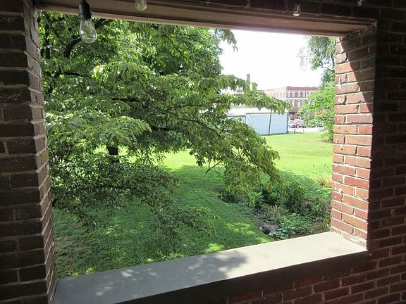 5th image of 729 Morgan St APT 3