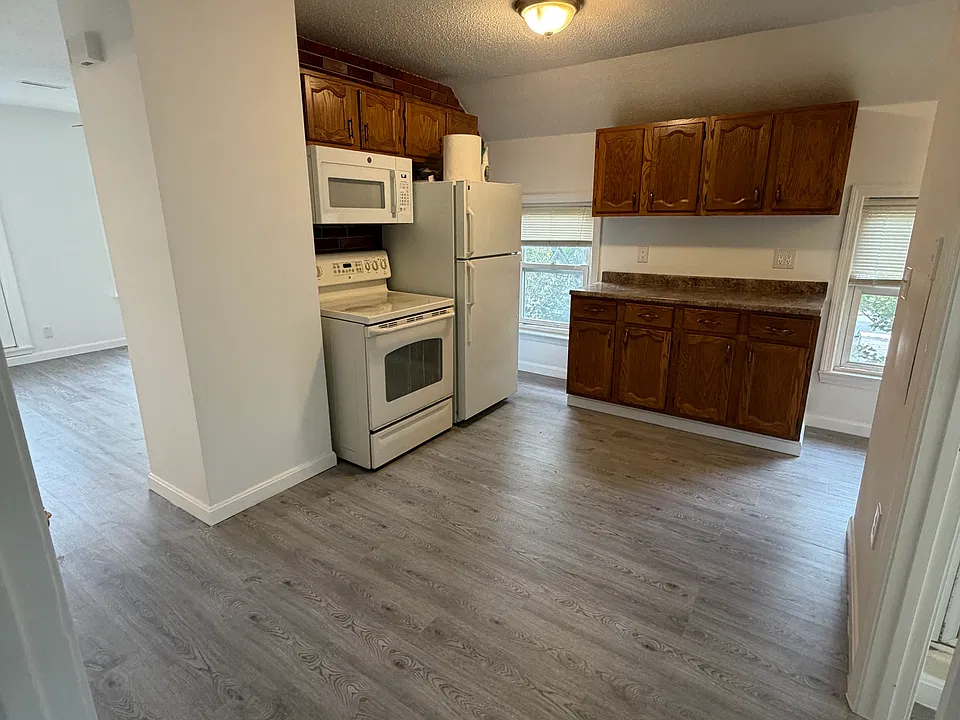 48 East St #2