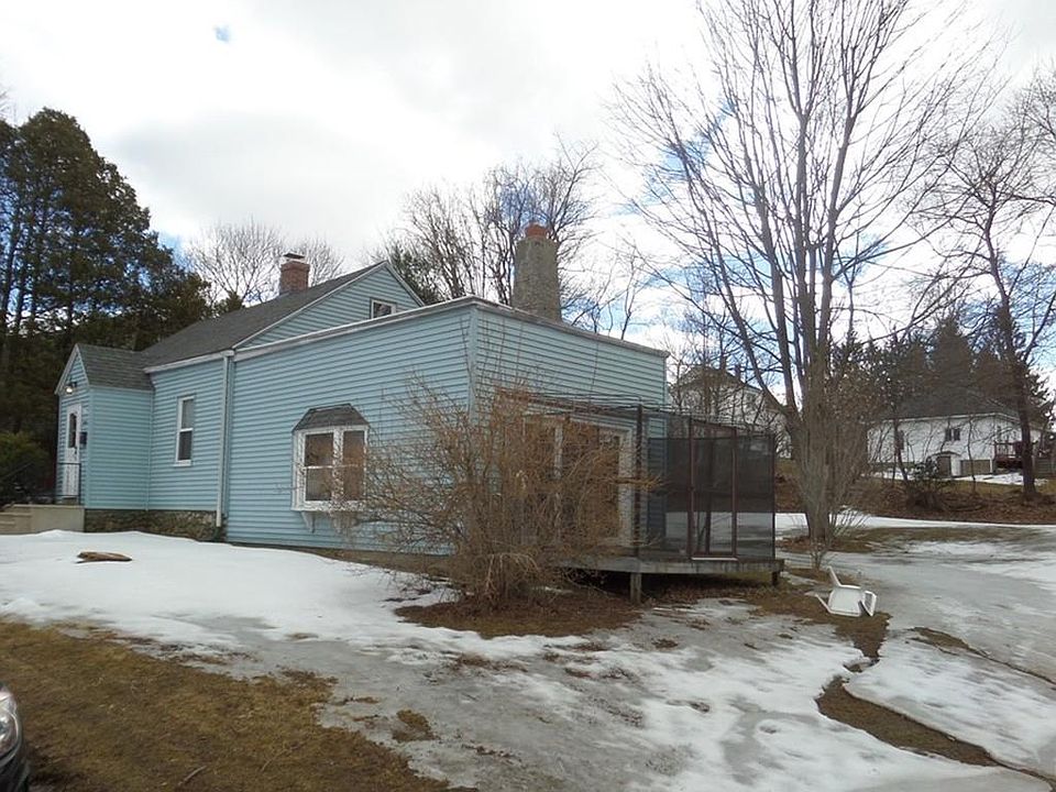 2nd image of 7 Dustin St