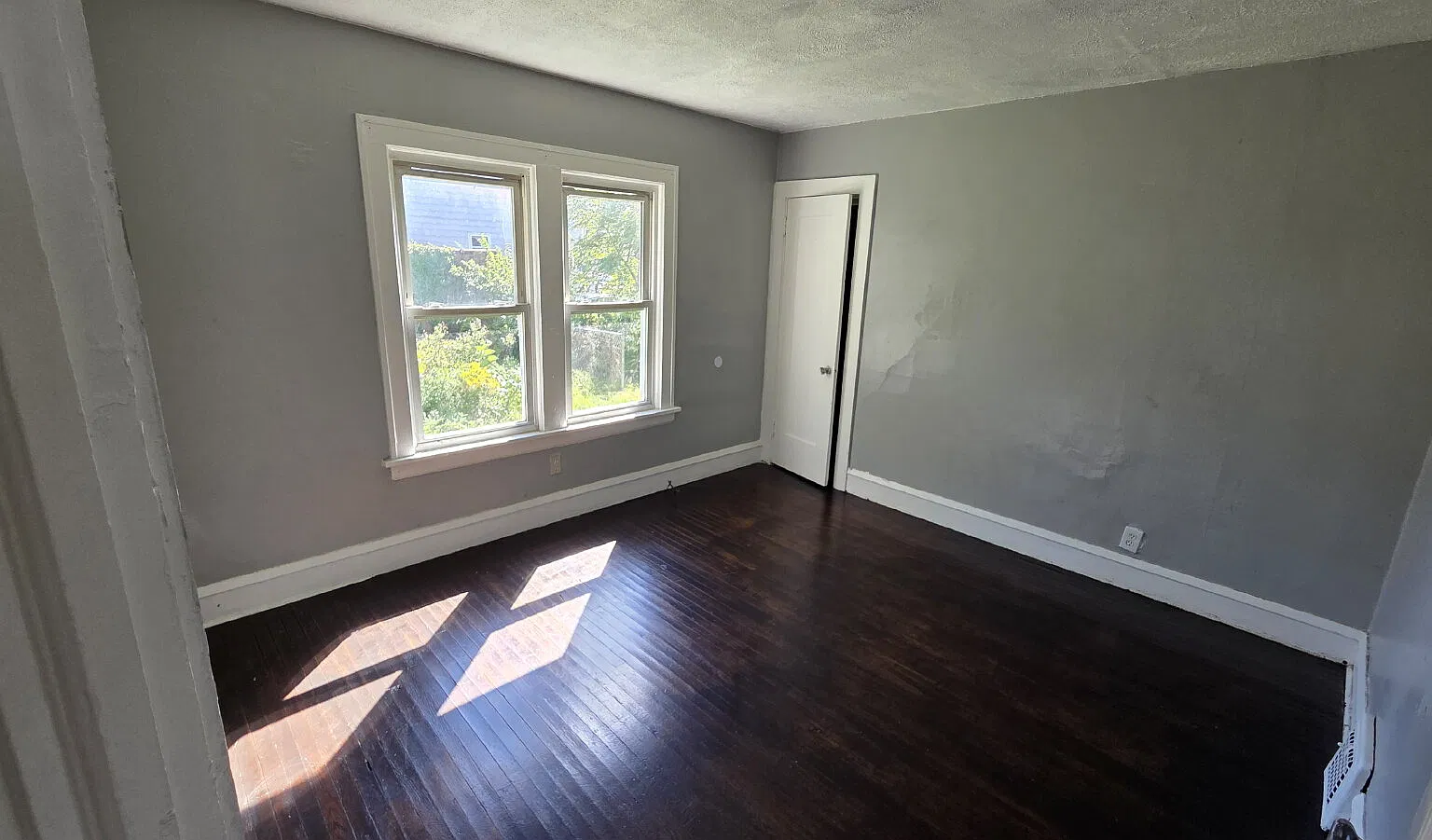 3 bed, 1.0 bath, $1,250 — Photo 4