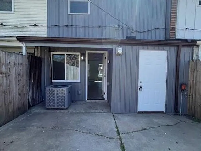 1007 Pine St — Photo 15