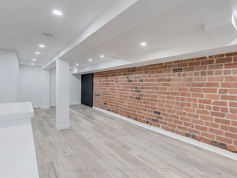 120 Glenlake Ave #BASEMENT — Photo 7