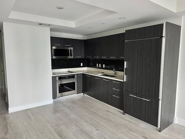 45 SW 9th St #3403 — Photo 7