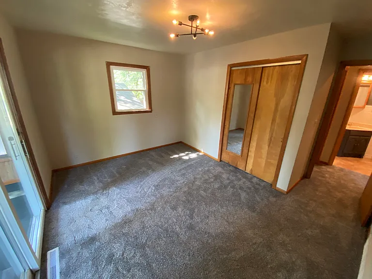 9 Lake Grove Clb — Photo 19
