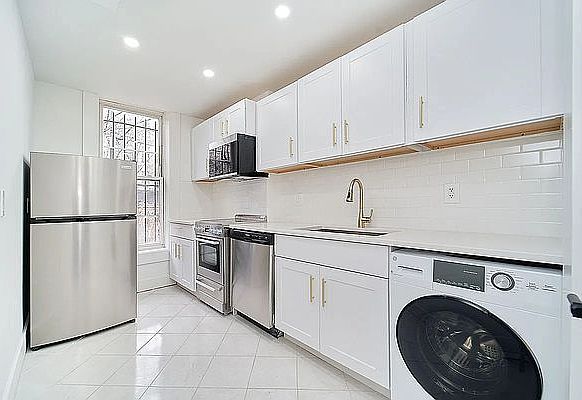 1st image of 1368 Saint Marks Ave Floor 1