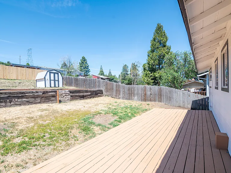 148 S Rogers Ave — Photo 30