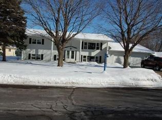 804 Camelot Ct, Waunakee, WI 53597