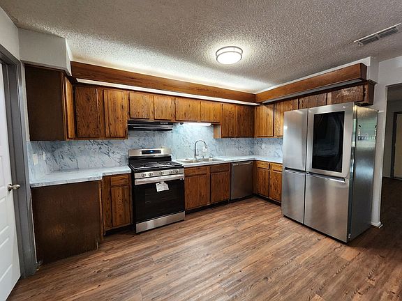 4th image of 1330 Summerwood Dr