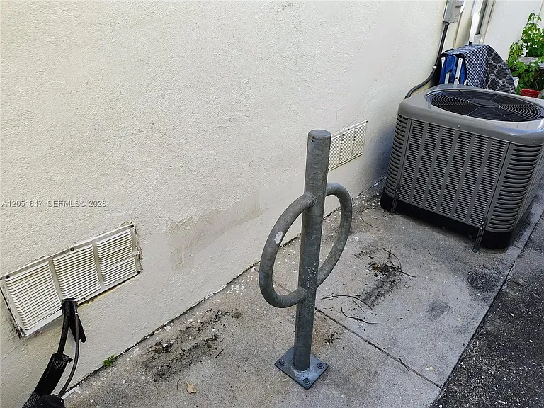 717 Jefferson Ave #6 — Photo 23