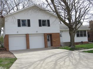 521 6th St NE, Clarion, IA 50525