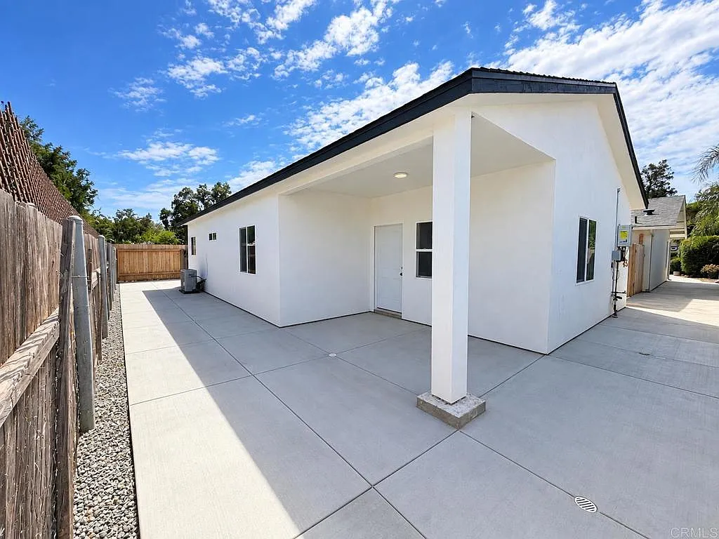 3 bed, 1199 sqft, $3,800 — Photo 2