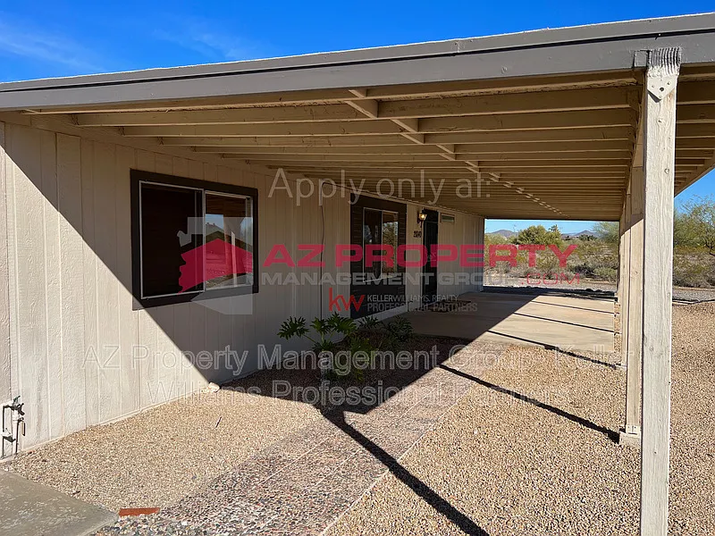3 bed, 2.0 bath, 1344 sqft, $2,500 — Photo 4