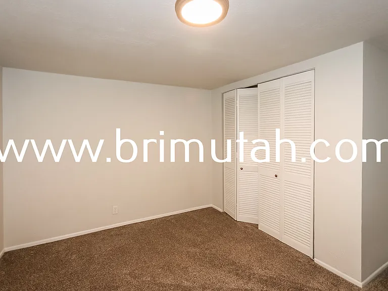 1105 E Laird Ave — Photo 7