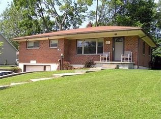 915 Lake Shore Dr, Medway, OH 45341