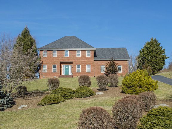 2nd image of 1213 Cedar Orchard Dr E